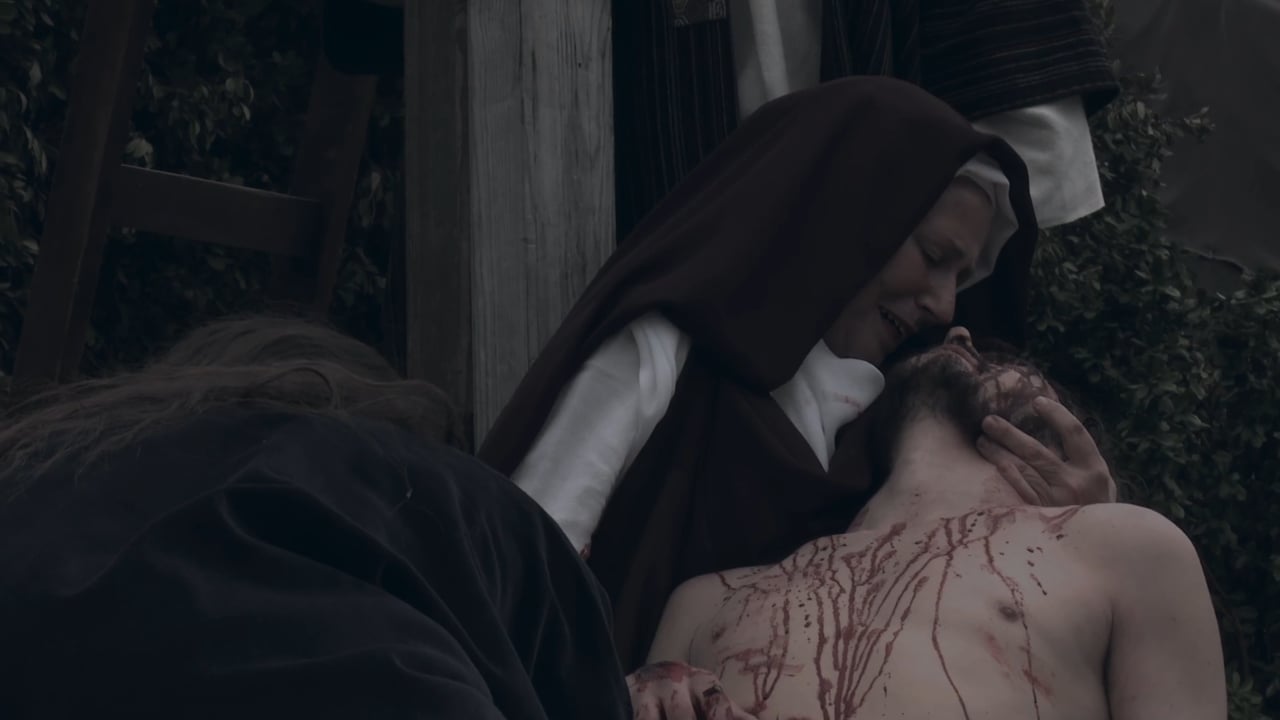 <i class='fas fa-film'></i> XIII. estación: Jesús en brazos de su madre